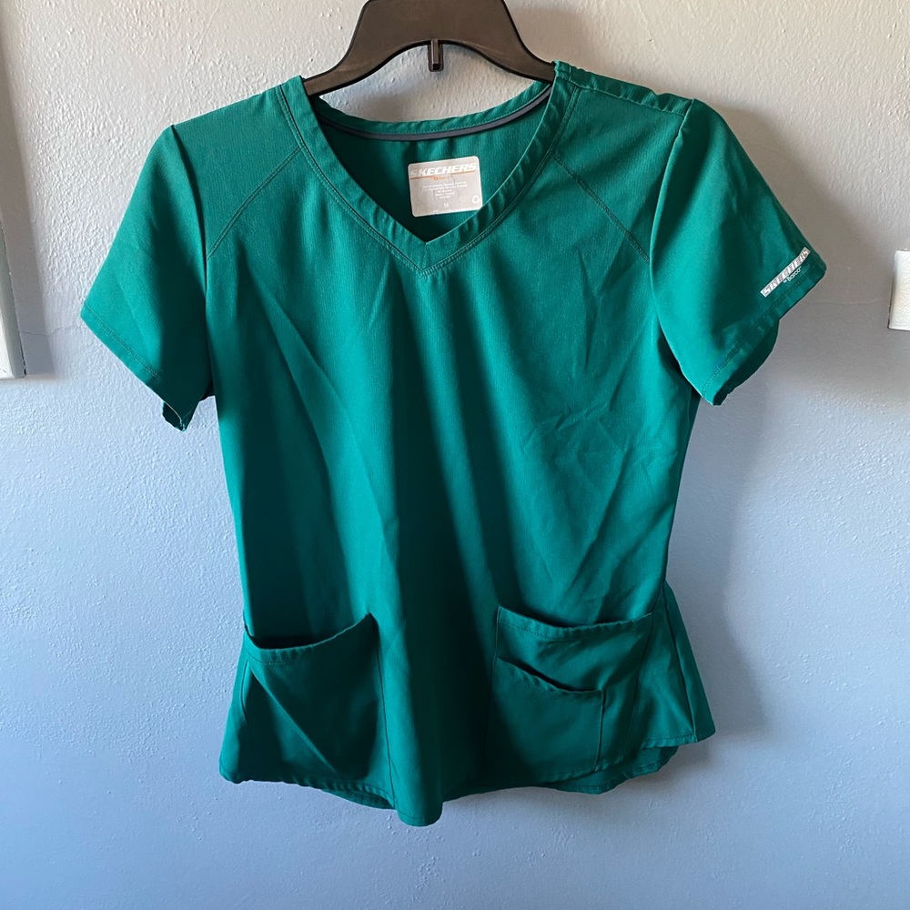 Sketchers by barco scrub top.